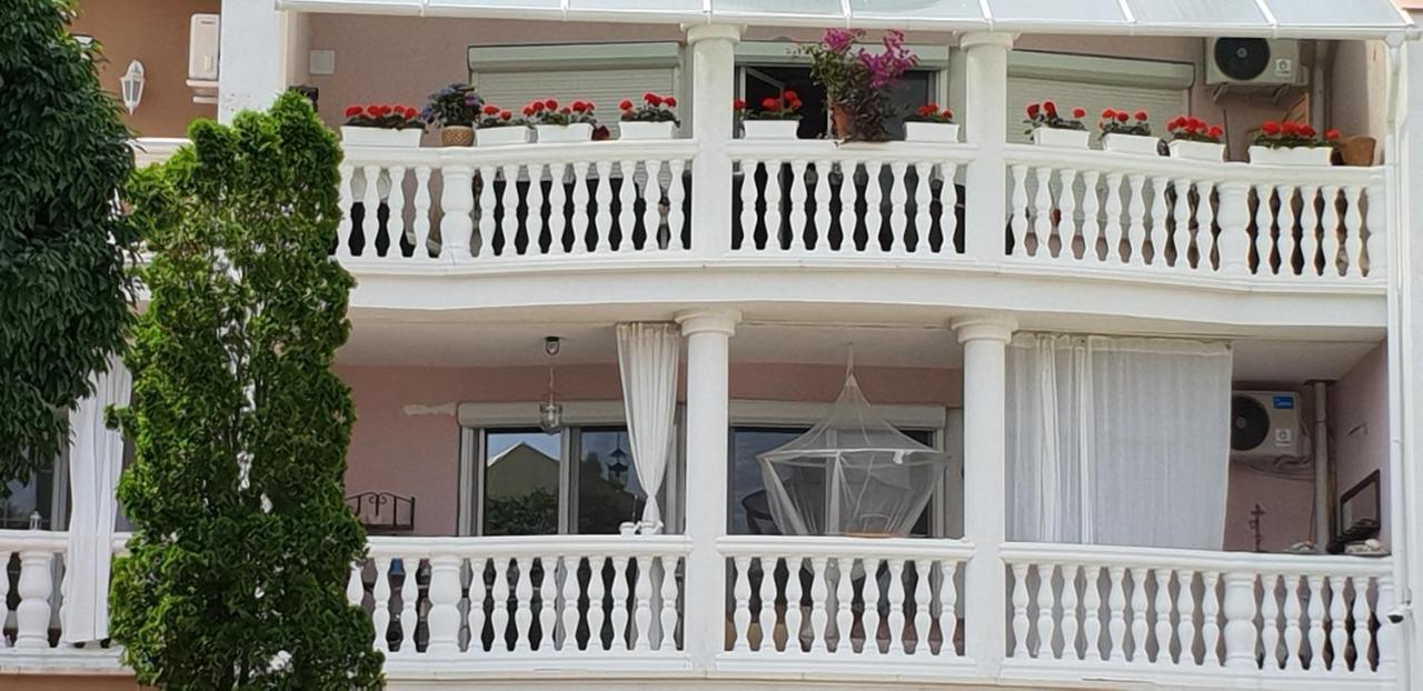 Sunny House Apartman Segedyn Zewnętrze zdjęcie