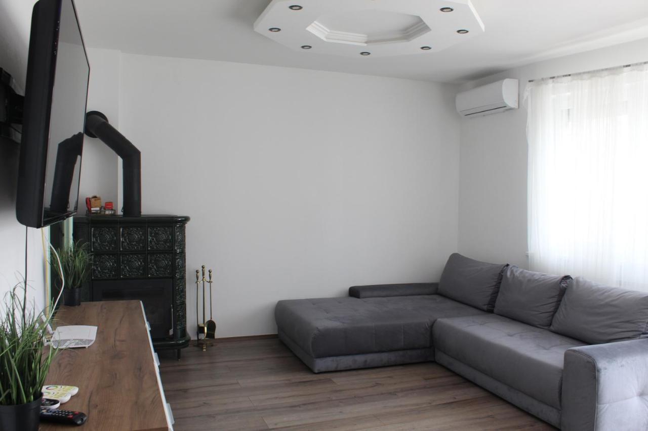 Sunny House Apartman Segedyn Zewnętrze zdjęcie