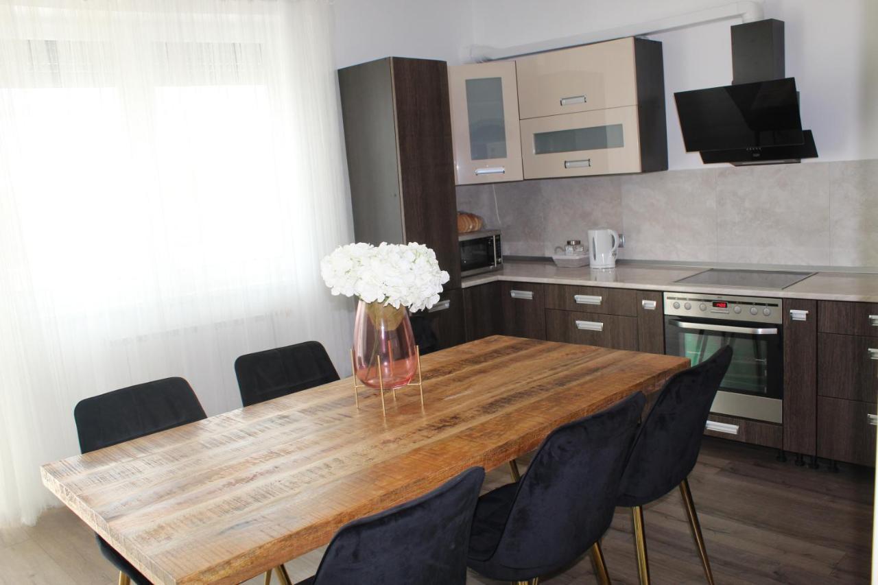 Sunny House Apartman Segedyn Zewnętrze zdjęcie