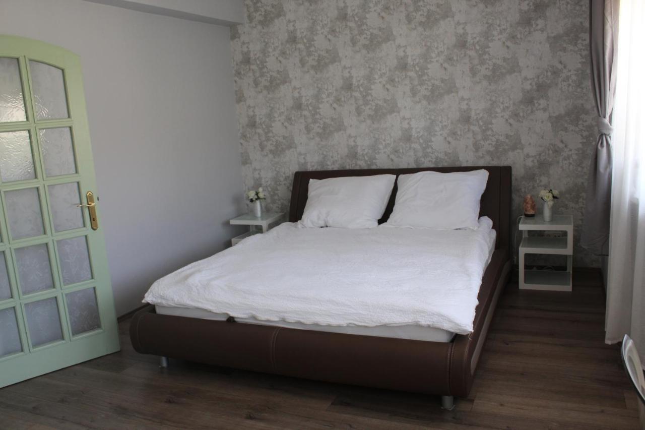 Sunny House Apartman Segedyn Zewnętrze zdjęcie